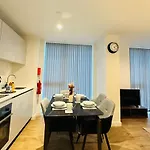 Stunning 2 Bed Flat In Central Birmingham W Views