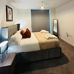 Stunning 2 Bed Flat In Central Birmingham W Views