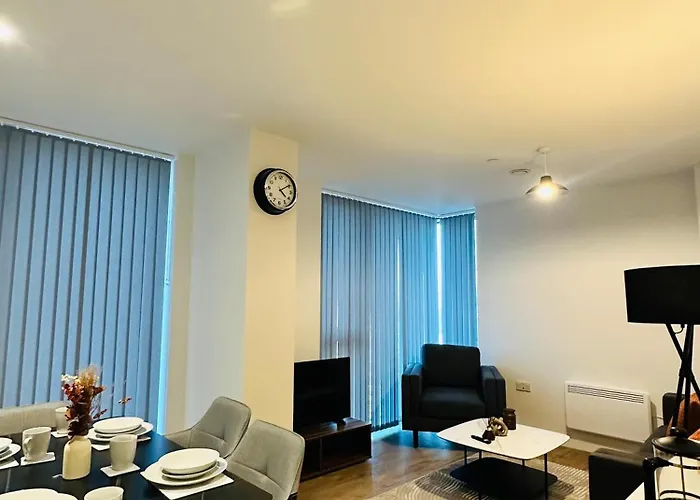 Stunning 2 Bed Flat In Central Birmingham W Views