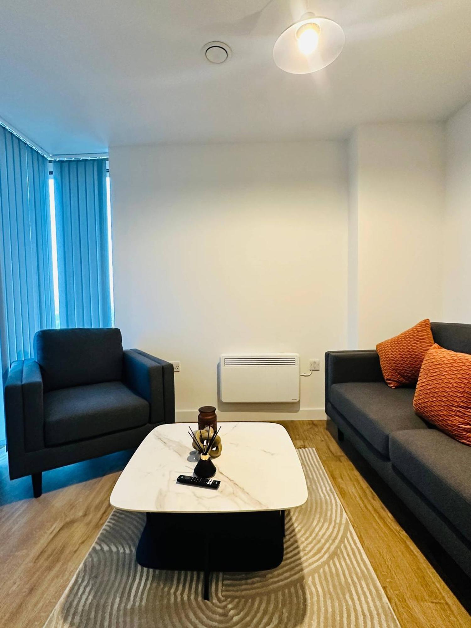 Apartment Stunning 2 Bed Flat In W Views