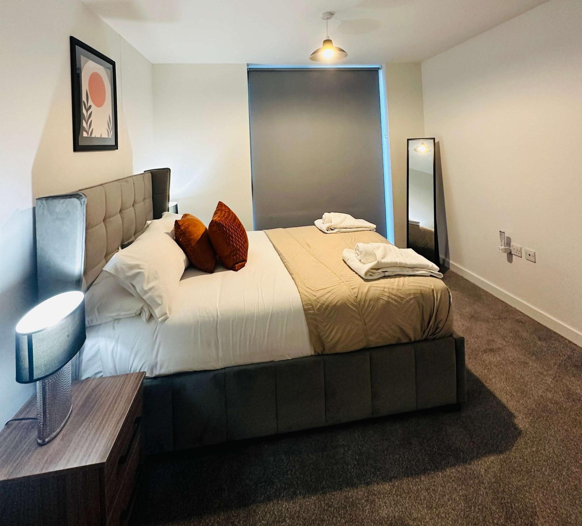 Stunning 2 Bed Flat In W Views